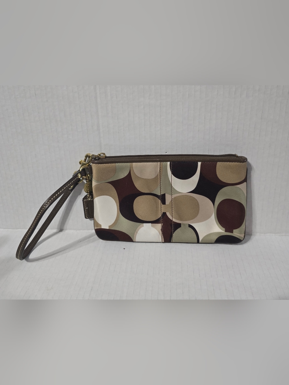 Coach Wristlet Clutch Bag Green Brown Logo Pattern Zipper Closure